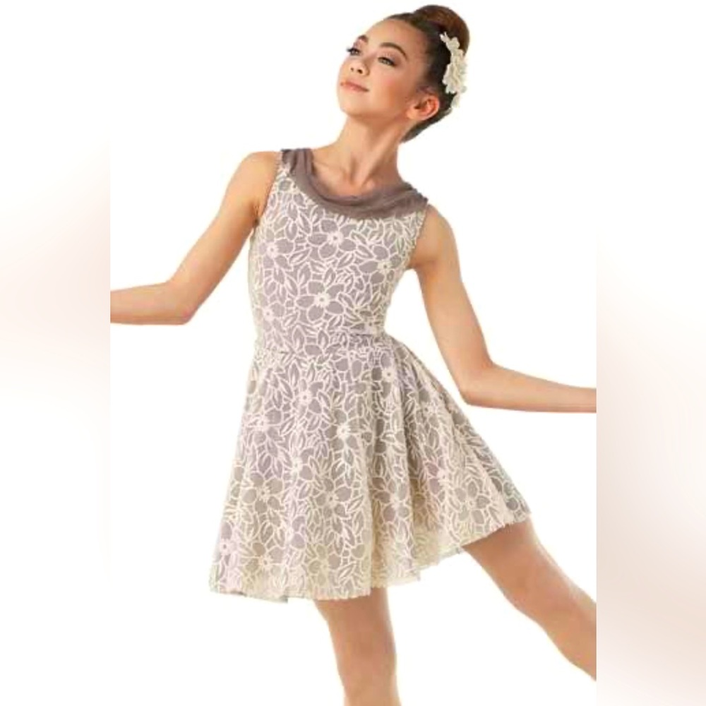 CS Weissman Lyrical costume